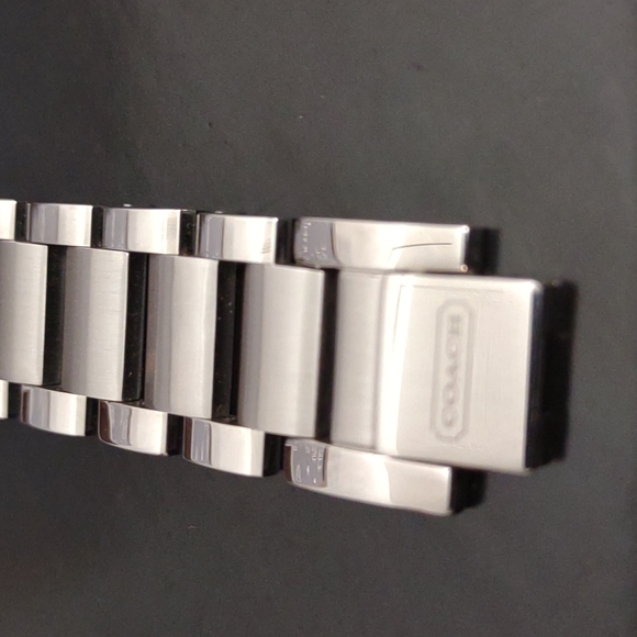 BEAUTIFUL COACH WATCH IN EUC!! - Picture 11 of 11